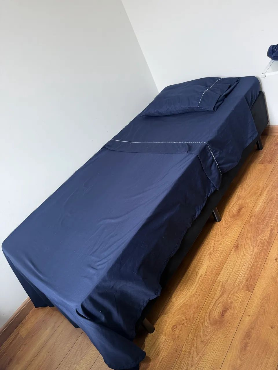Cama de solteiro + colchão em ótimo estado - Foto 3