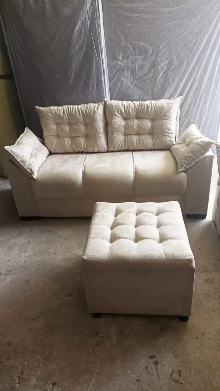 Sofá de 3 lugares+puf  - Foto 2