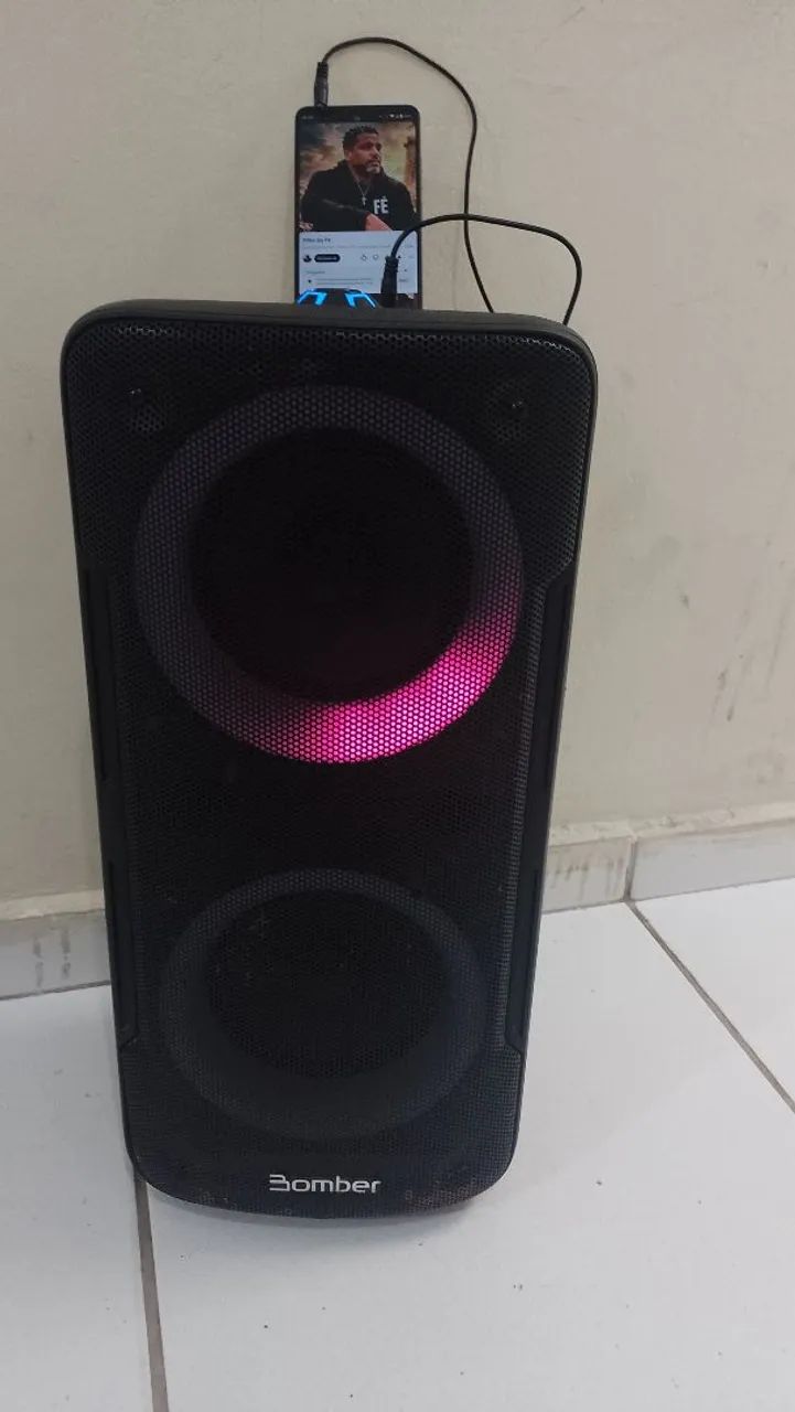 Vendo caixa de som blutu.  