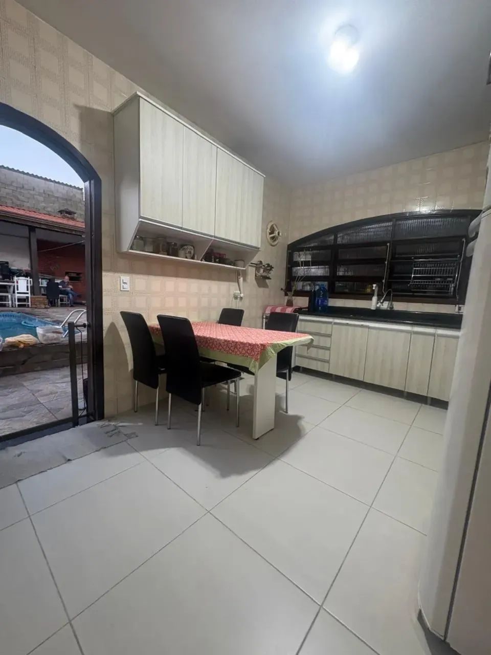 Casa totalmente Térrea com piscina e area de churrasco - Foto 4