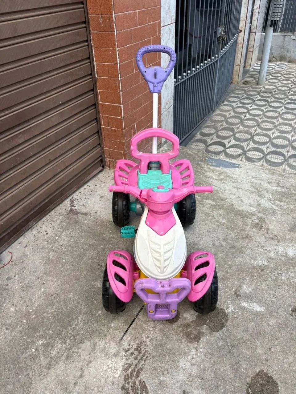 Quadriciclo infantil com empurrador  - Foto 2