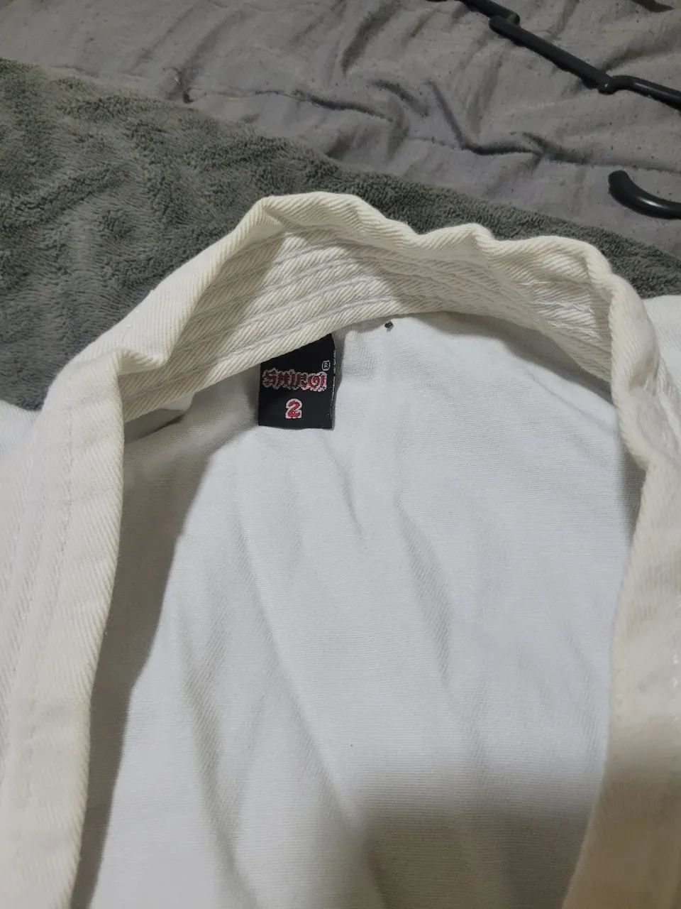 Kimono Jiu-Jitsu A2 Shiroi - Branco e Preto - Oportunidade - Foto 6