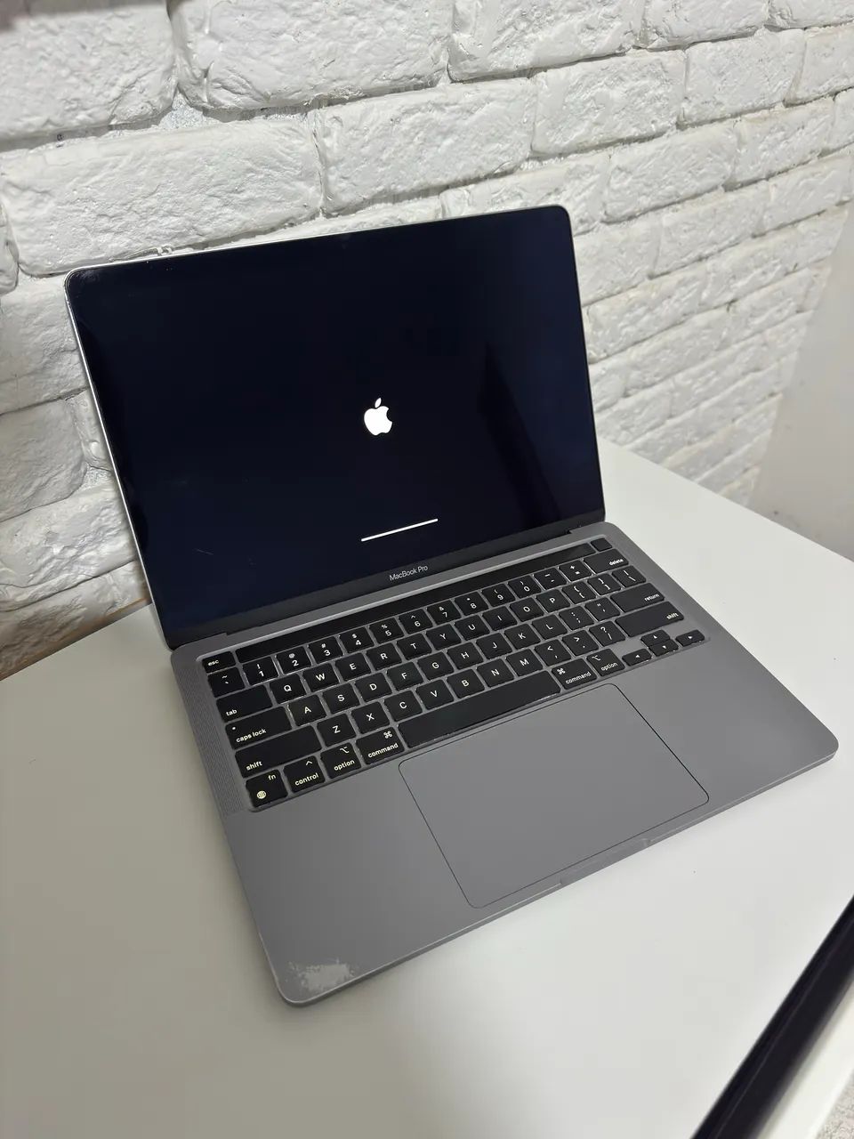 MACBOOK PRO 2020 M1 / 256GB SSD / TOUCH BAR  - Foto 3