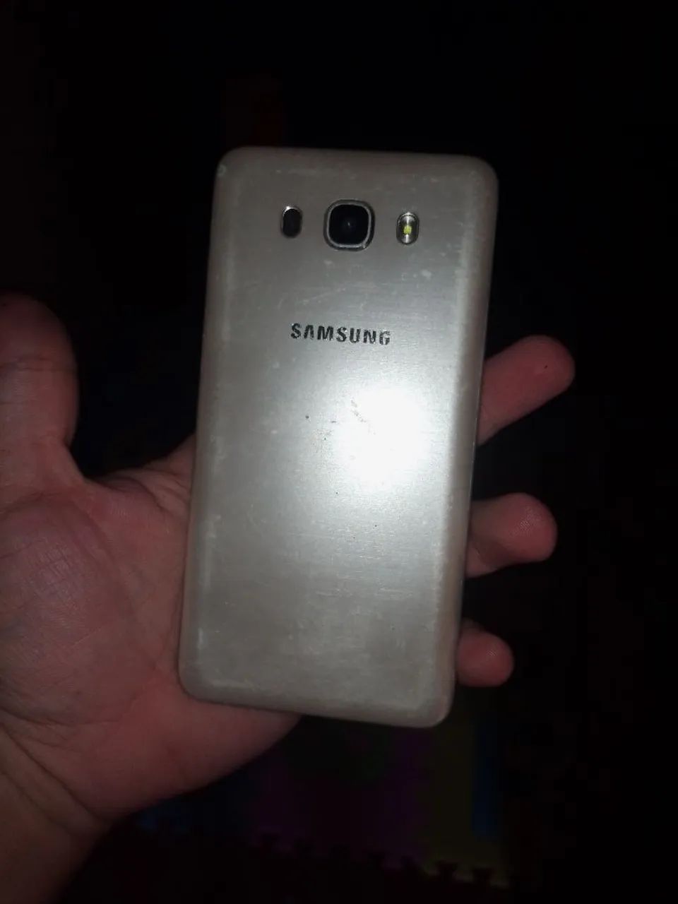 Samsung Galaxy J7 Metal  - Foto 2