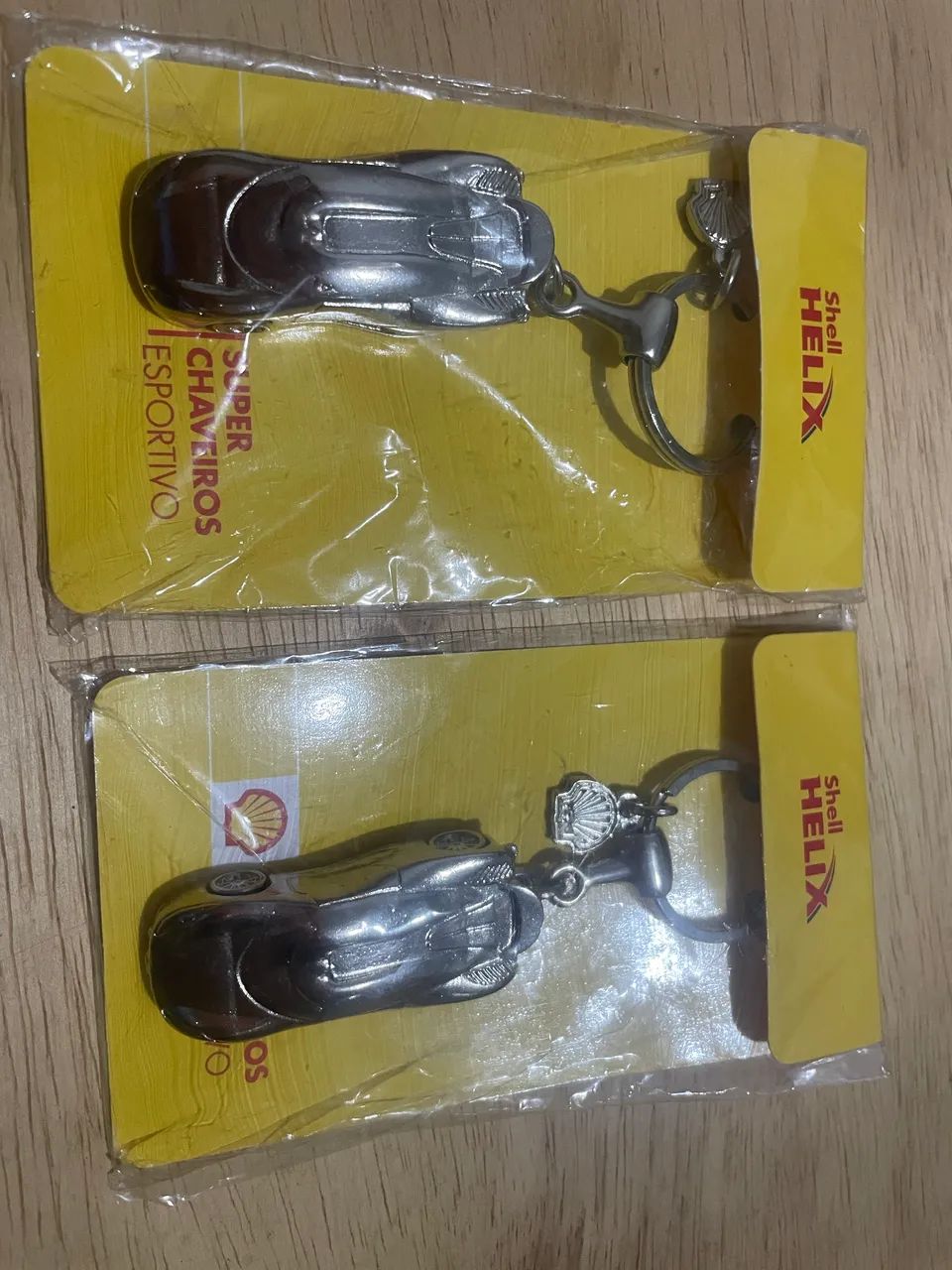 Chaveiro de miniatura ferrari shell
