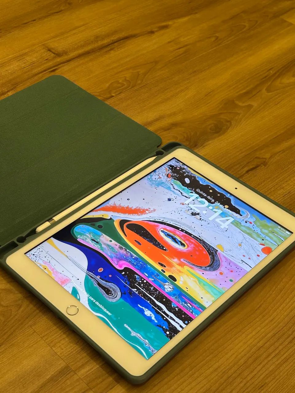 iPad de ( 8ª geração ) de 32GB + Apple Pencil (1ª geração)