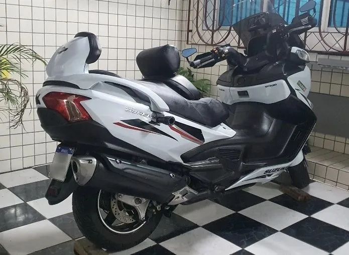 SUZUKI BURGMAN 650 EXECUTIVE NOVA - Foto 3