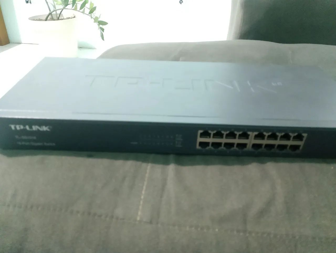 TP-LINK 16- PORT GIGABIT SWITCH