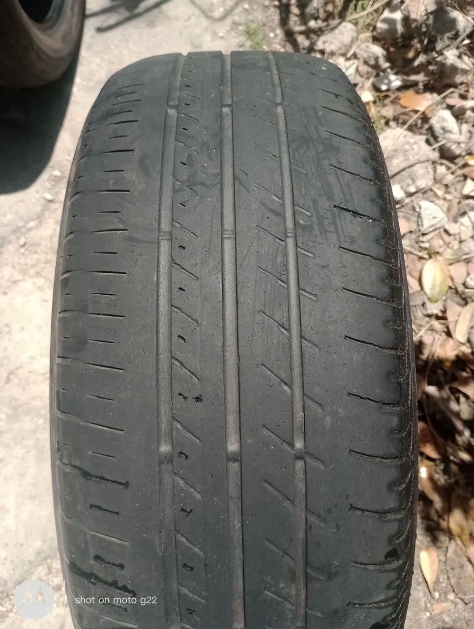 Vende se dois pneus usado - Foto 5
