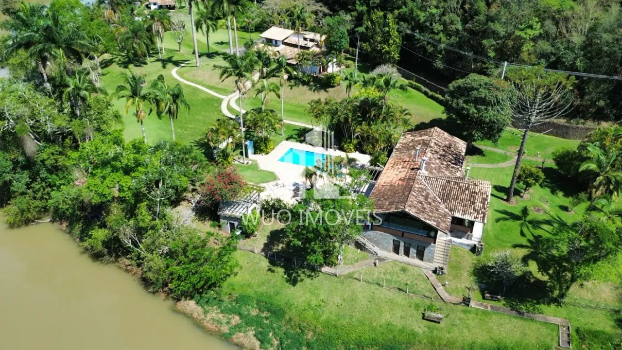 Chácara com 5 Casas `pé na água` - Jacarei - SP - Foto 2