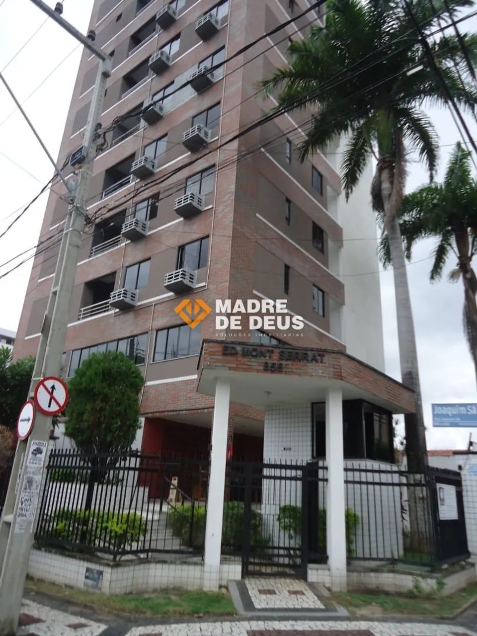 EXCELENTE APARTAMENTO - LOCALIZAÇÃO PRIVILEGIADA