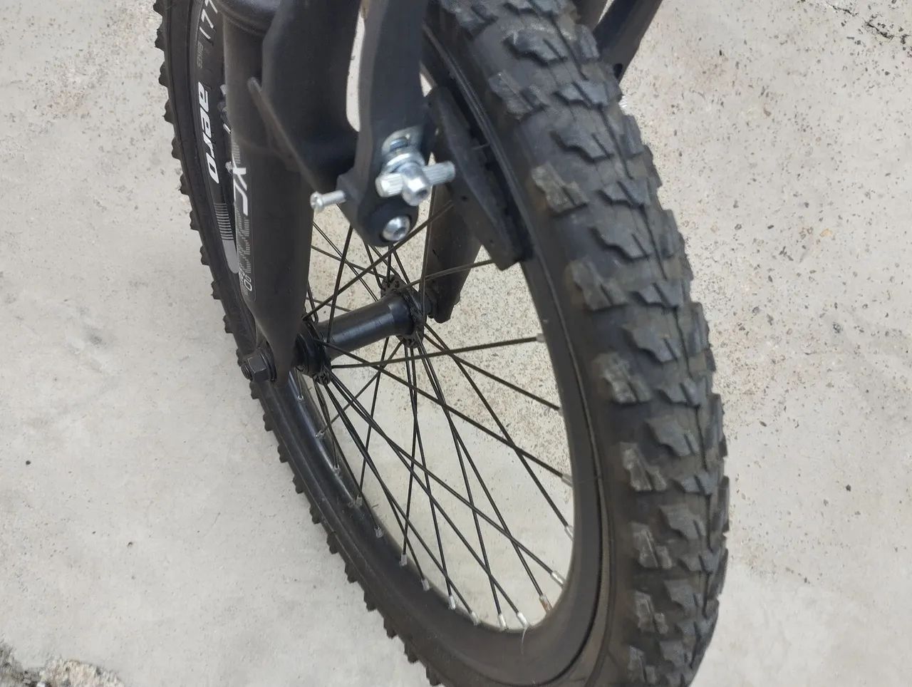 Bicicleta infantil semi nova  - Foto 5