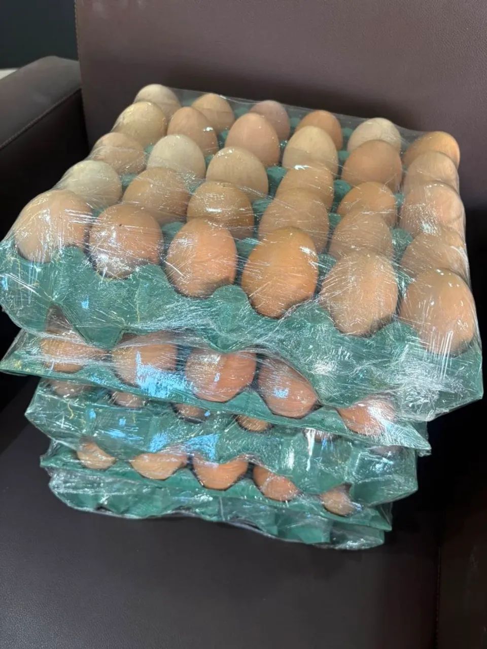 Vende-se ovos caipira
