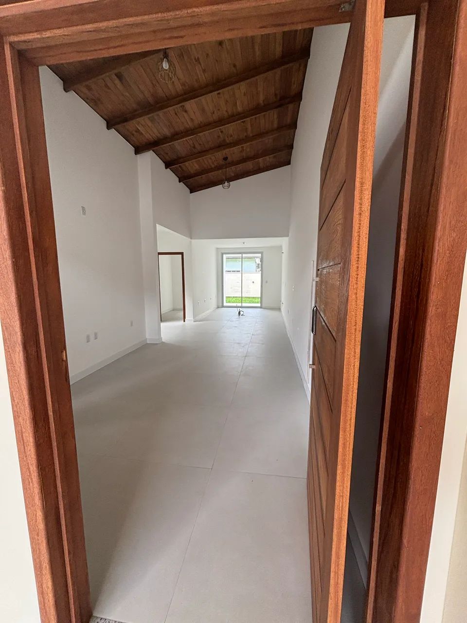 VENDO LINDA CASA NO RIO VERMELHO - FLORIANÓPOLIS  - Foto 4