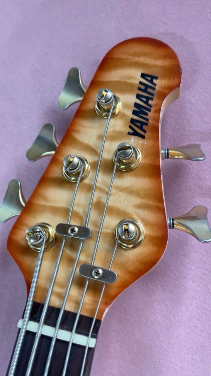 Baixo Yamaha BBG5A