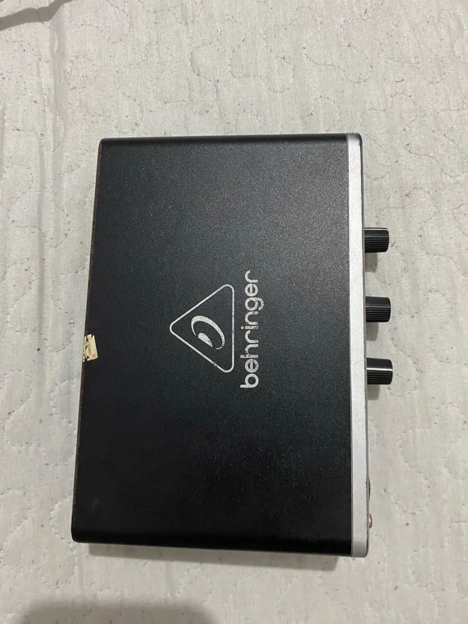 Interface de áudio USB Behringer U-Phoria UMC22
