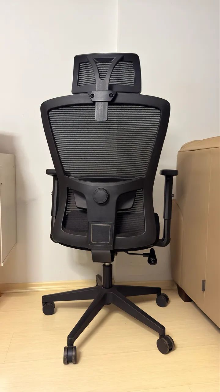 Cadeira ergonômica com tela mesh - Foto 3