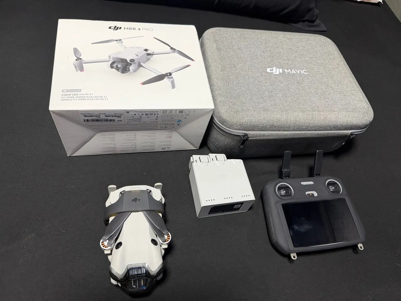 Drone DJI Mini 4 Pro Fly More Combo Plus 