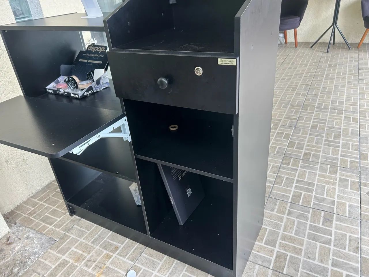 Balcão recepção com vitrine  - Foto 4