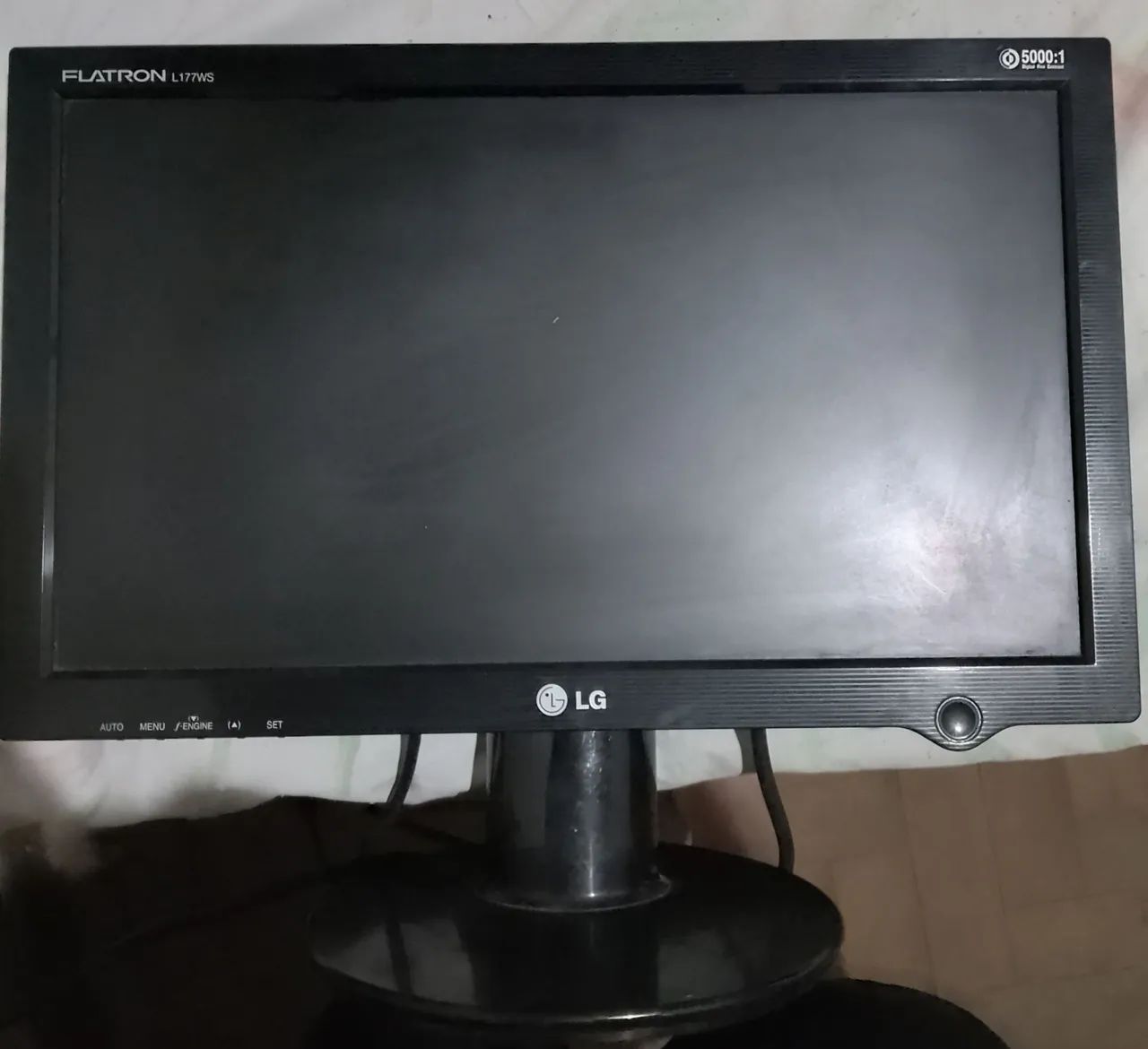 Monitor e teclado 