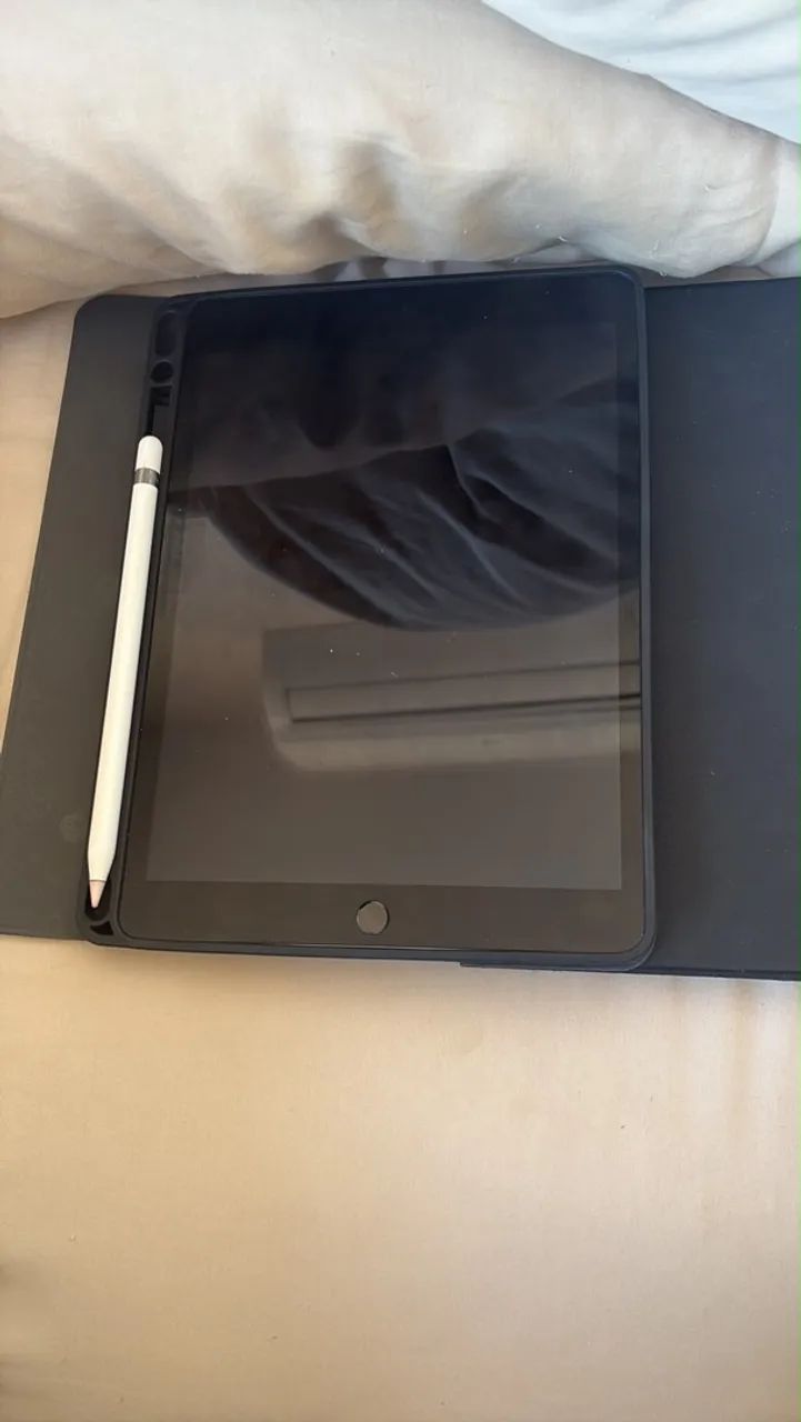iPad Apple + Apple Pencil original+ capa teclado- Excelente Estado - Foto 2