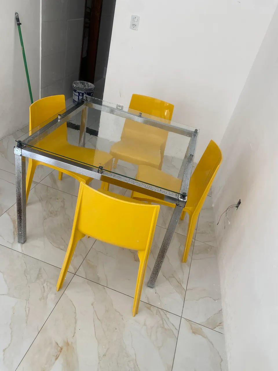 Mesa e cadeiras  - Foto 2
