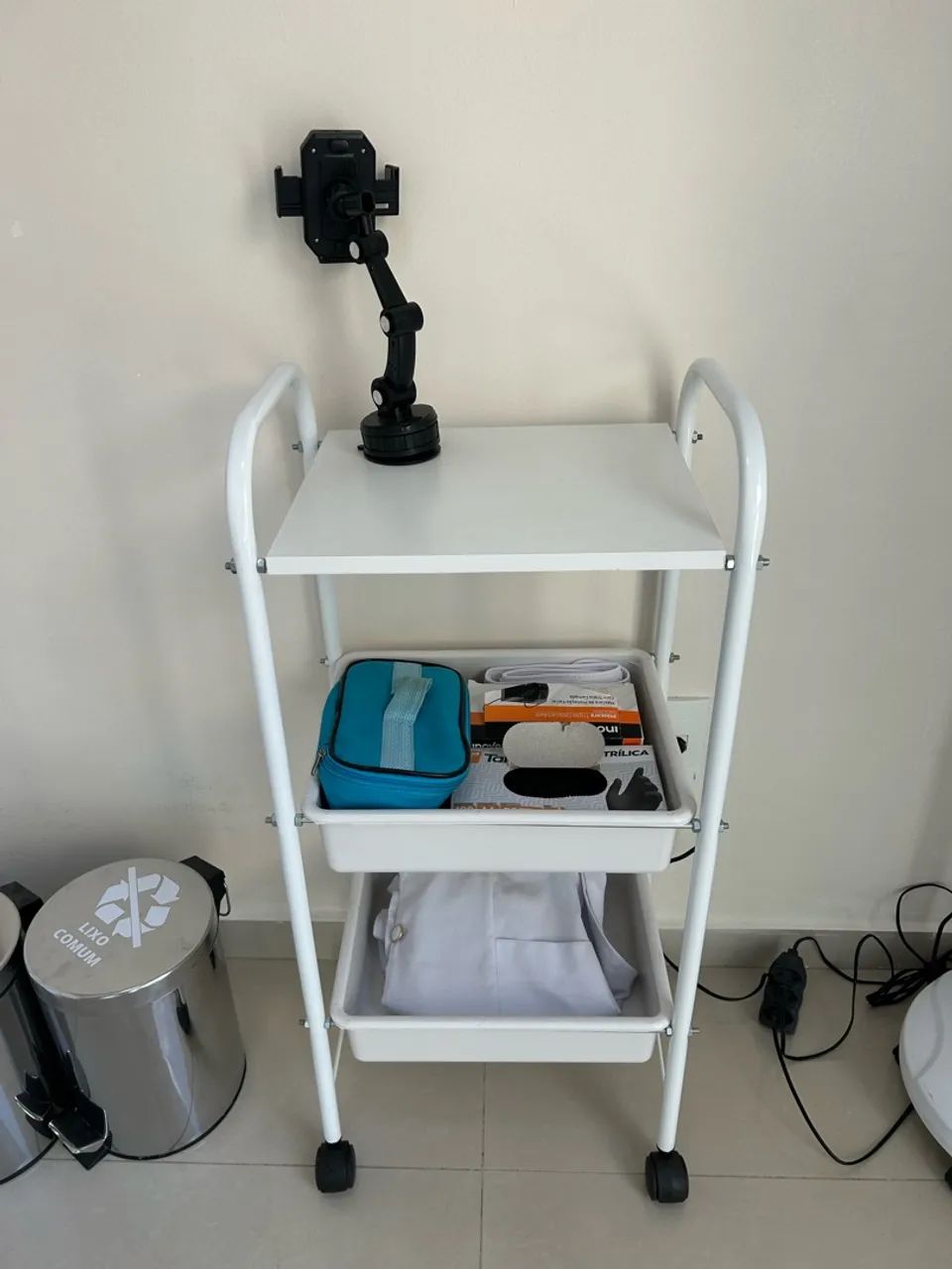 Carrinho auxiliar médico / estética  - Foto 4