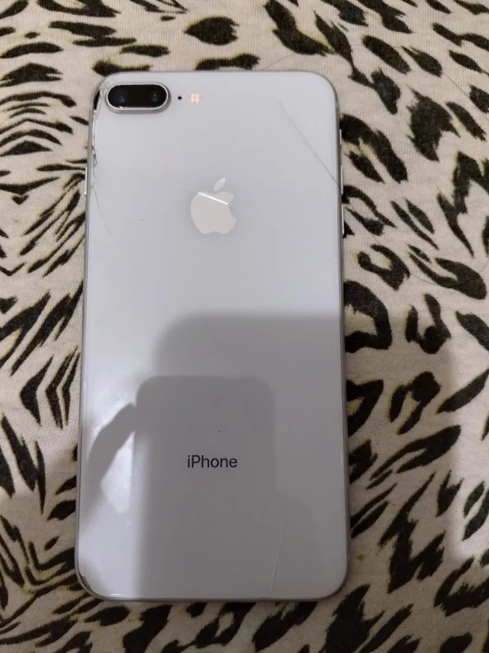 IPhone 8 Plus R$450,00 COM DETALHES