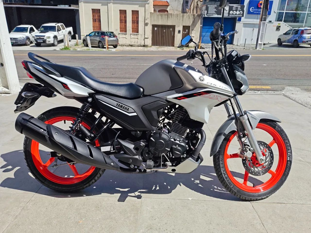 Factor 150 DX 2026/2026 apenas 2.900km - Foto 2