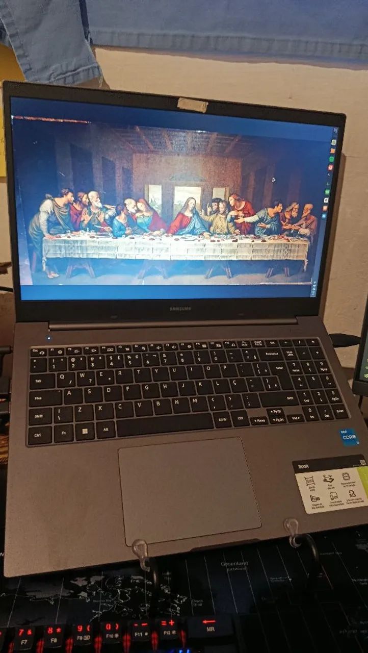 Notebook Samsung Book com Linux Mint