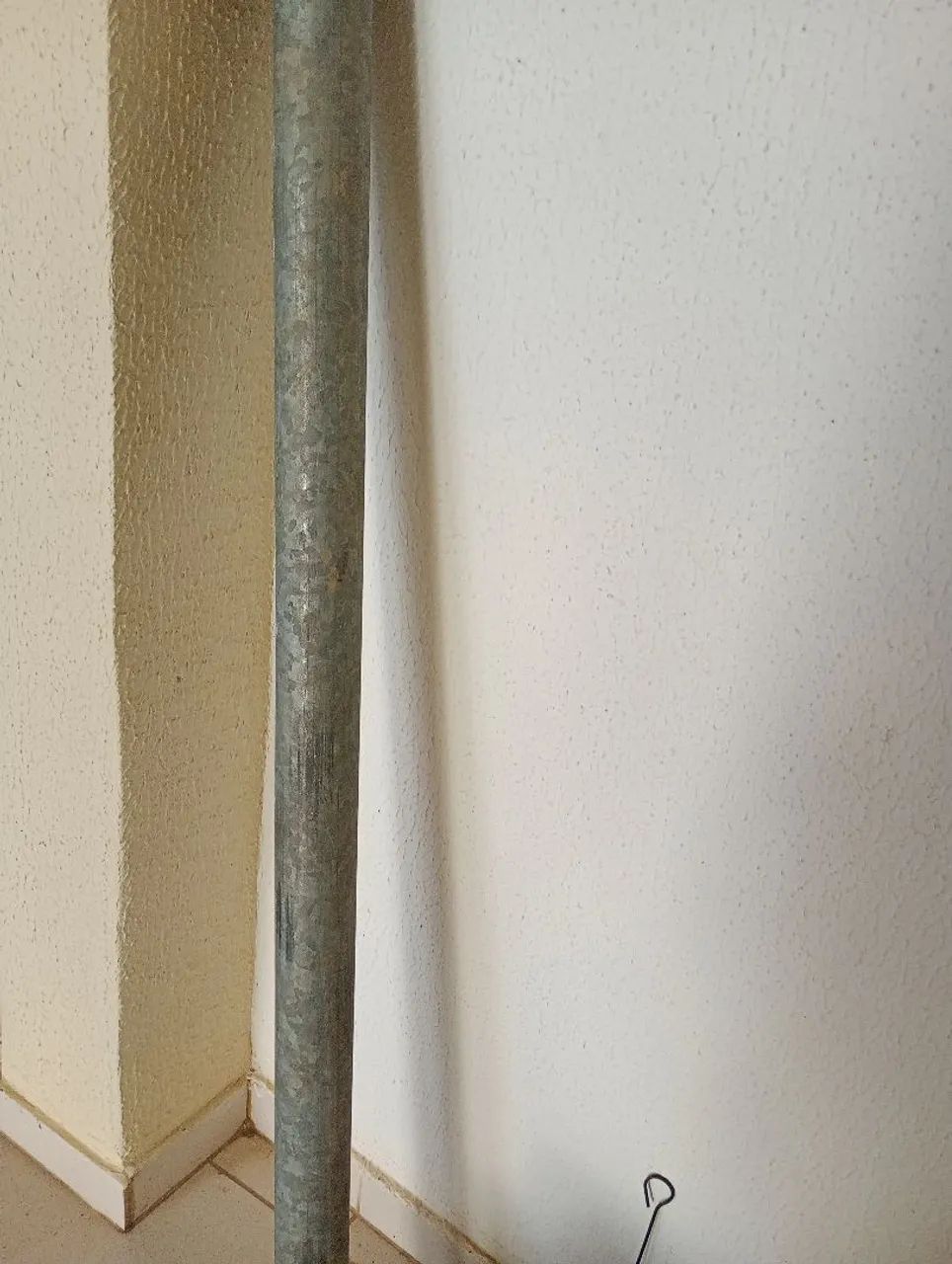CANO DE POSTE EM FERRO 1M e 68Cm