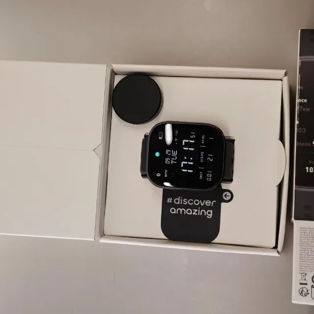 Smartwatch Amazfit Bip 6 AMOLED GPS Preto Com Caixa