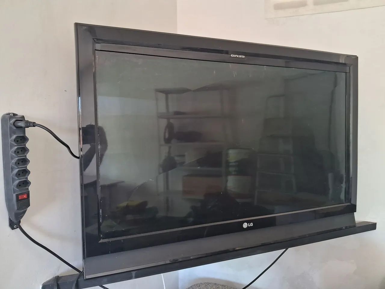 TV LG 52 POLEGADAS USADA com defeito