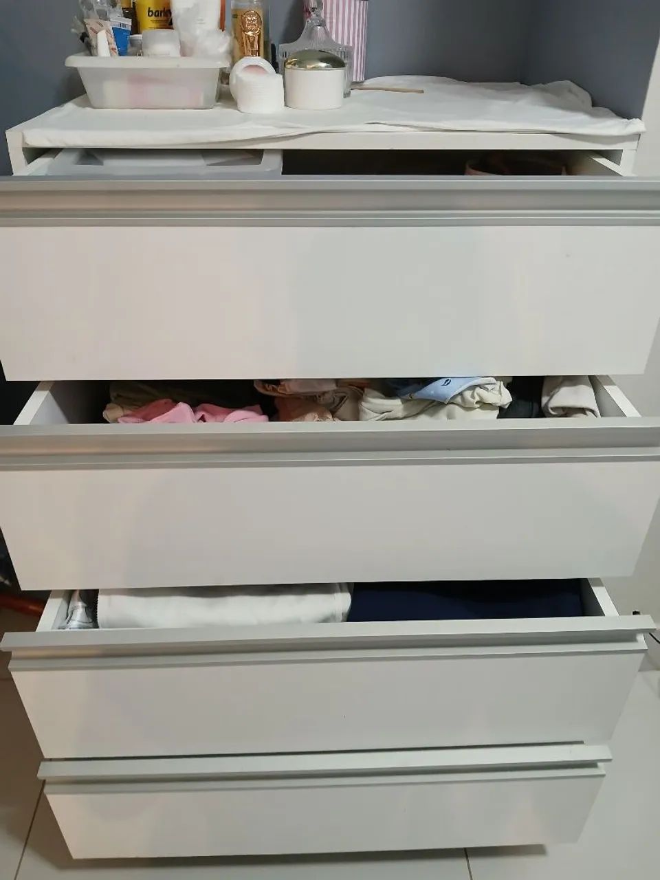 CÔMODA 4 GAVETAS MDF BRANCA  - Foto 4
