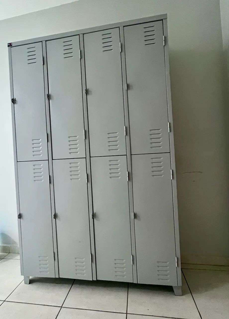Roupeiro de aço 8 portas
