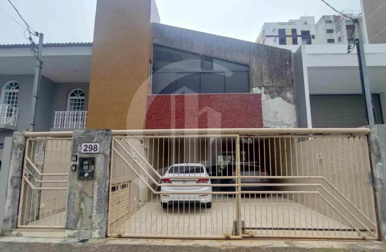 EXCELENTE CASA A VENDA NO BAIRRO 13 DE JULHO
