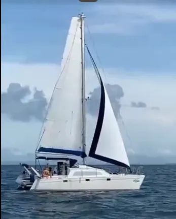 Barco Veleiro Catamarã 28 pés