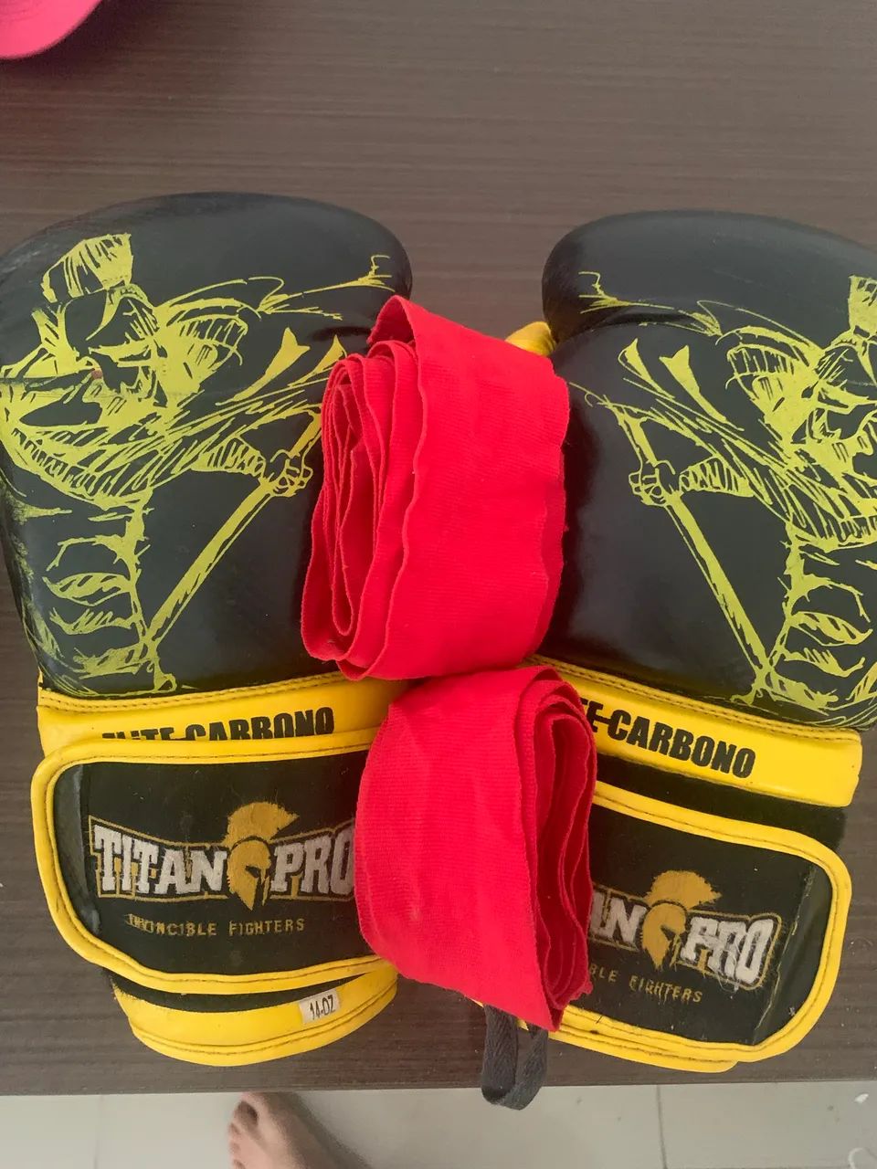 Vende-se par de luva de boxe com bandagem.  - Foto 4