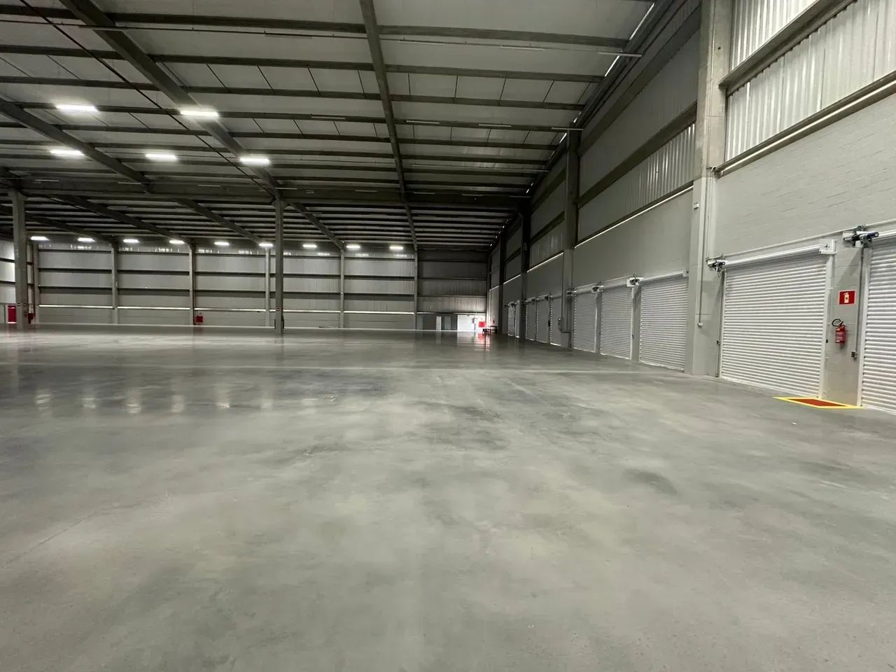Galpão com área total de 4500m² no Civit II - Foto 5