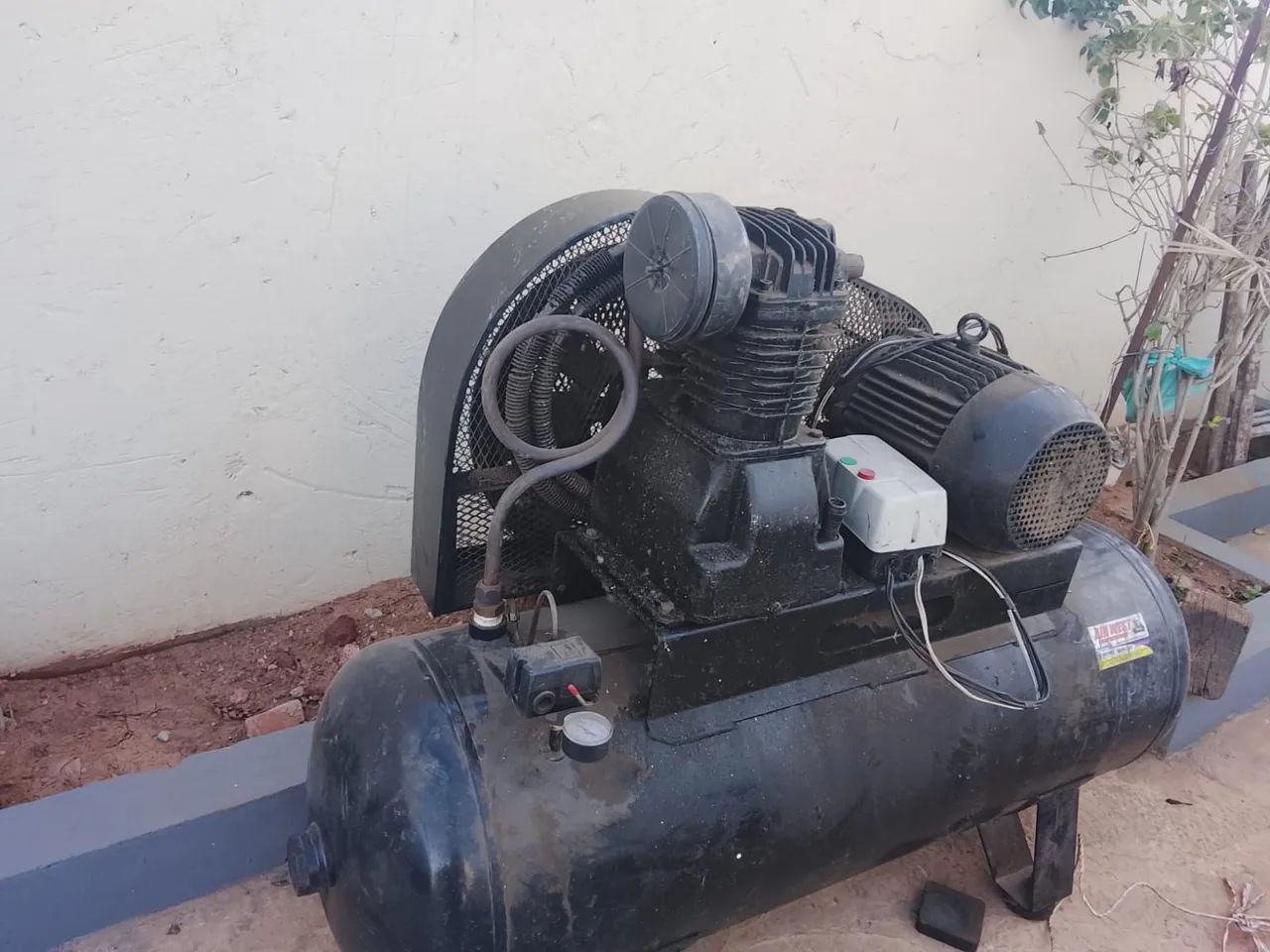 COMPRESSOR 