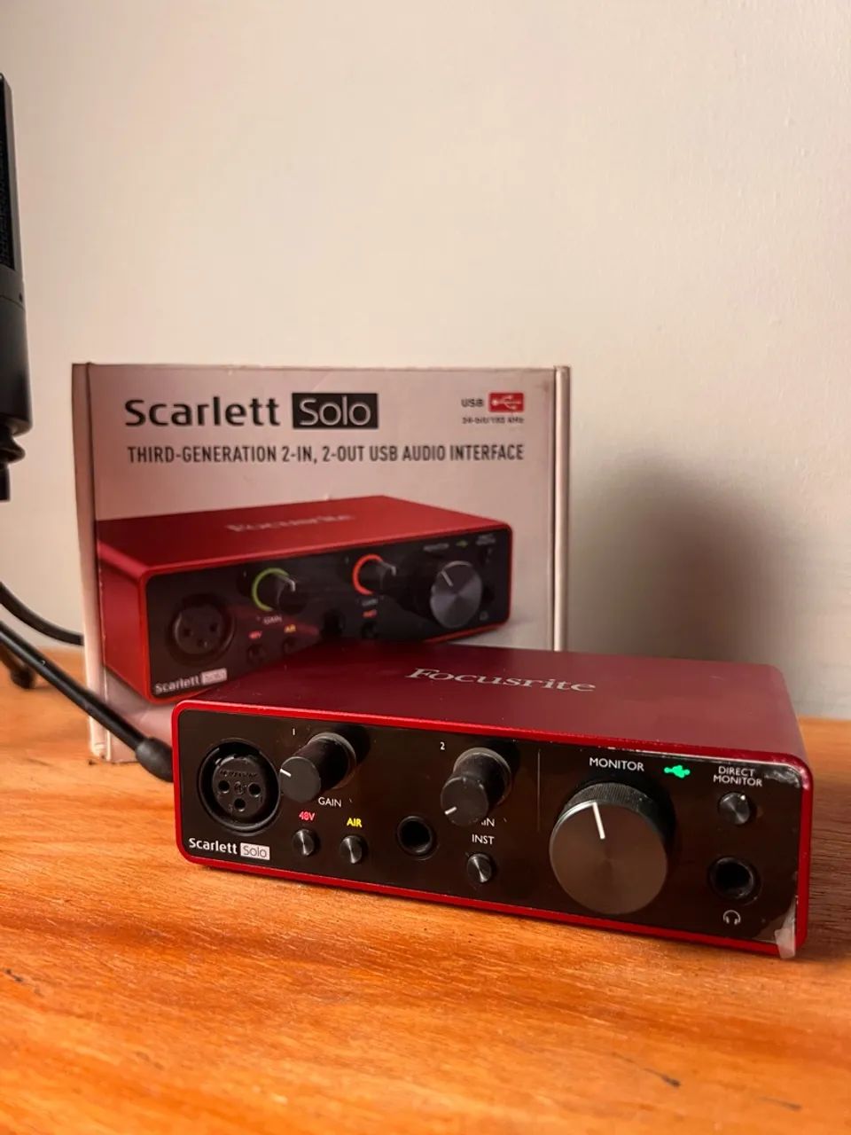 Placa de áudio/ interface Focusrite Scarlett solo 