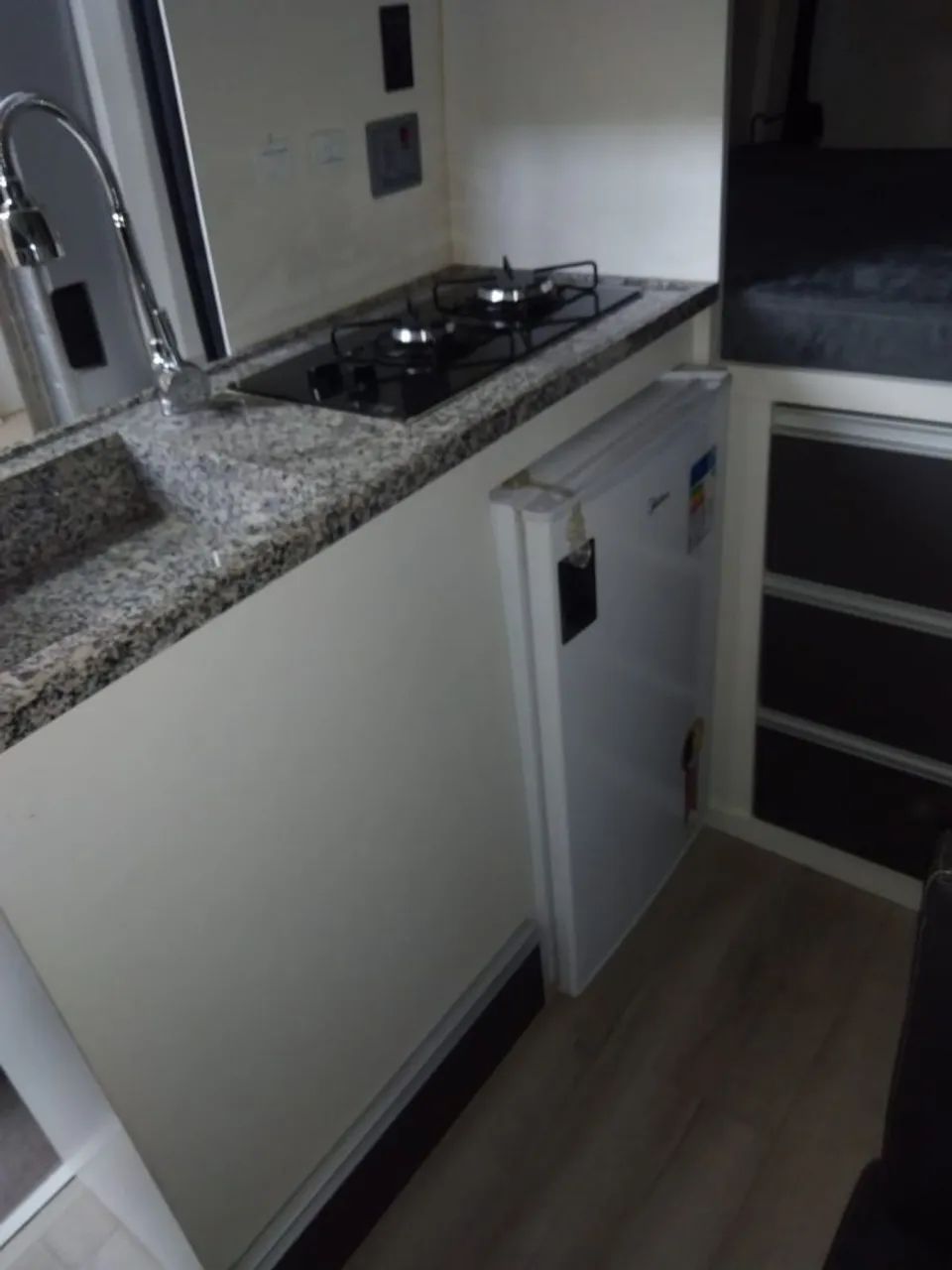 Transformação e manutenção em vans e micro ônibus,ônibus em trailer e motorhomes - Foto 3