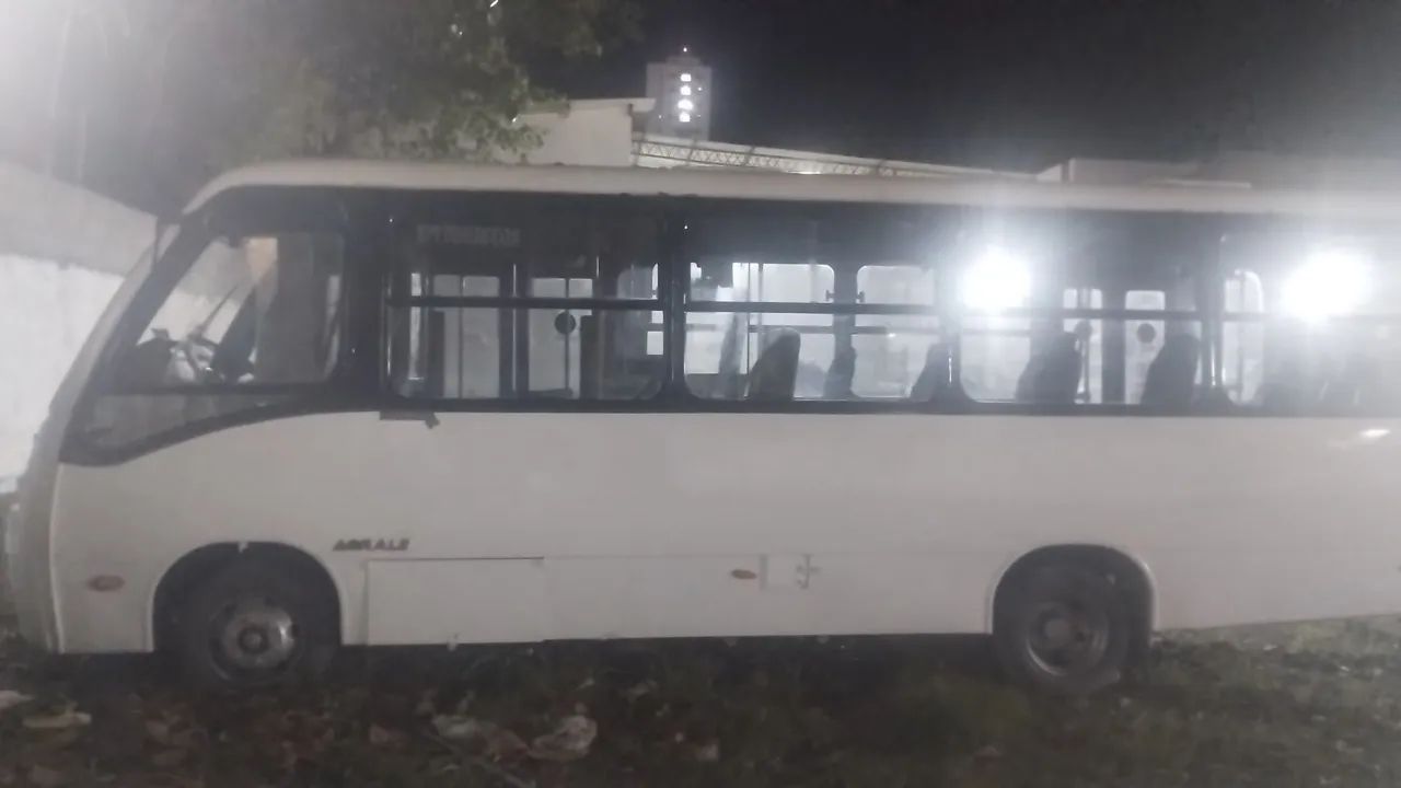 Vendo ou troco micro-ônibus neobus 21 lugares motor MWM série 12 - Foto 4