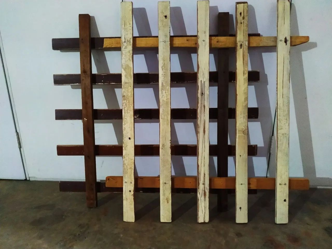 OPORTUNIDADE: 2 camas solteiro grande com colchoes confortaveis  em bom estado - Foto 5