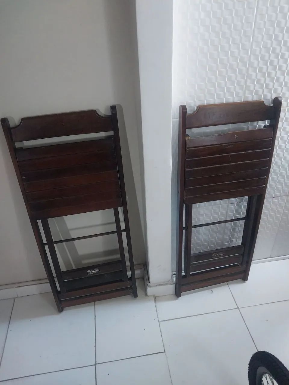 2 Banquete de madeira 