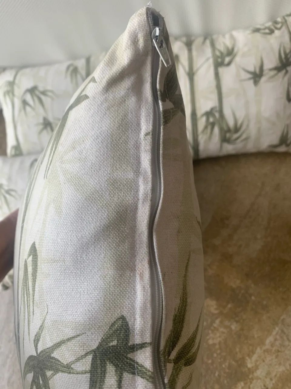 Vendo 4 almofadas pequenas tecido aquablock - Foto 3