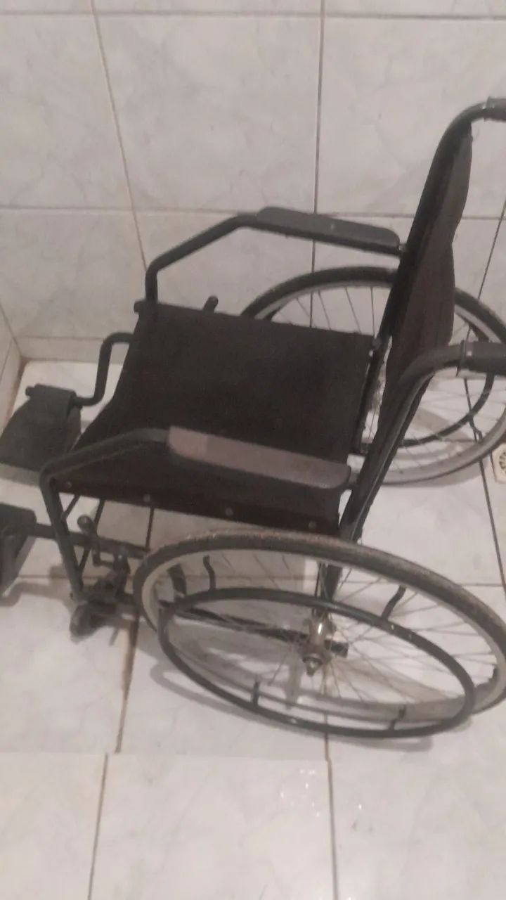 Cadeira de rodas - Foto 4