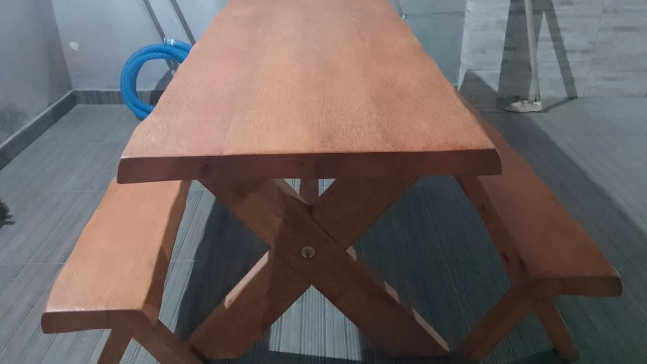 Mesa Rústica Maciça IVERNIZADA 