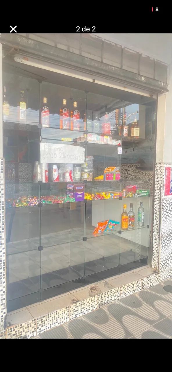 Vendo vitrine para distribuidora ferro e uma de vidro  - Foto 2