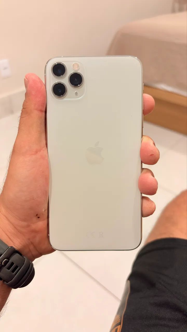 IPHONE 11 PRO MAX 256GB SILVER ?